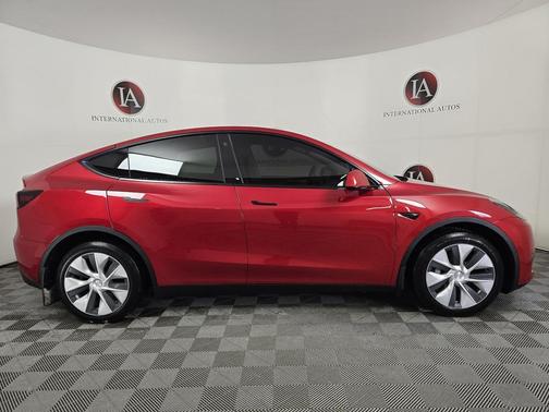 2022 Tesla Model Y Long Range Dual Motor All-Wheel Drive