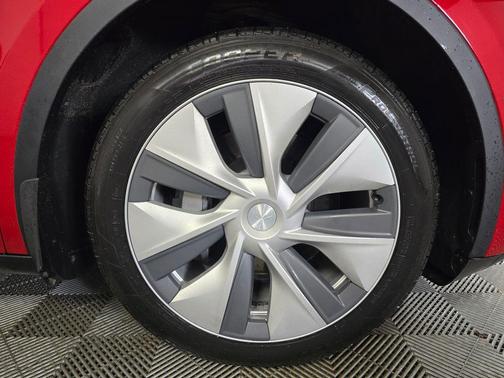 2022 Tesla Model Y Long Range Dual Motor All-Wheel Drive