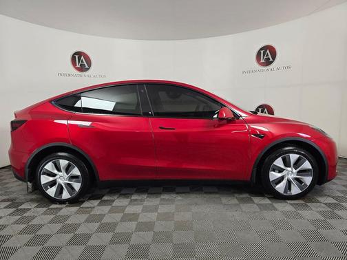 2022 Tesla Model Y Long Range Dual Motor All-Wheel Drive