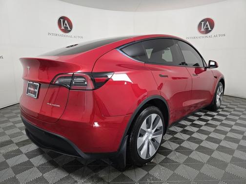 2022 Tesla Model Y Long Range Dual Motor All-Wheel Drive