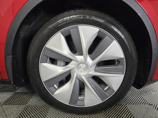 2022 Tesla Model Y Long Range Dual Motor All-Wheel Drive