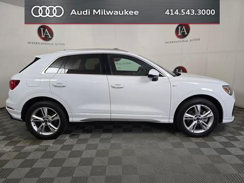 Glacier White Metallic 2023 Audi Q3 Premium 45 TFSI S line quattro Tiptronic