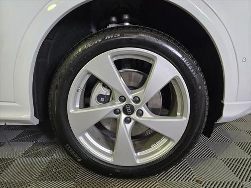2025 Audi Q5 Premium Plus