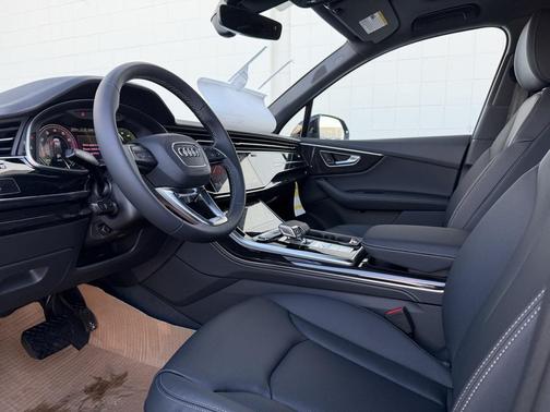 2026 Audi Q7 55 Premium Plus