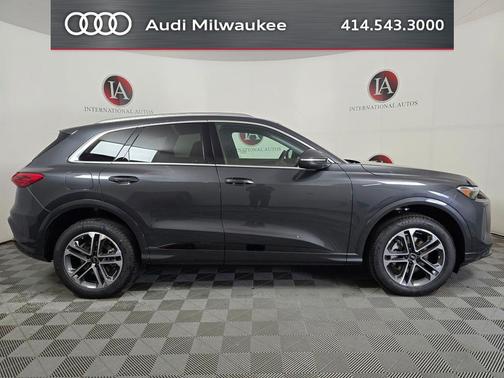Tambora Gray Metallic 2026 Audi Q5 Premium TFSI quattro S tronic