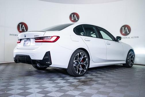 2026 BMW 330 i xDrive