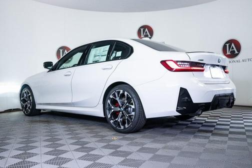 2026 BMW 330 i xDrive