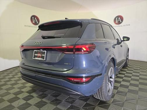 2025 Audi Q6 e-tron Prestige quattro