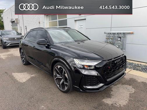 Mythos Black Metallic 2024 Audi RS Q8 4.0T