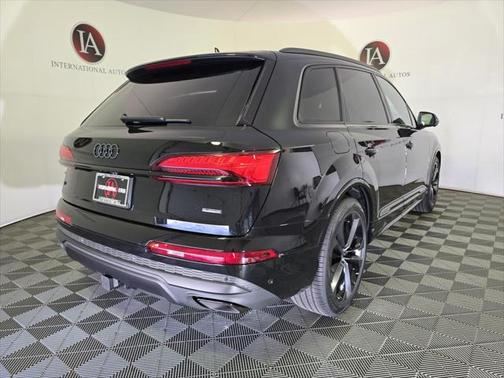 2025 Audi Q7 55 Premium Plus