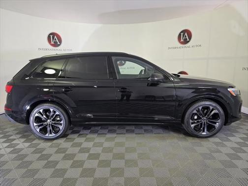 2025 Audi Q7 55 Premium Plus