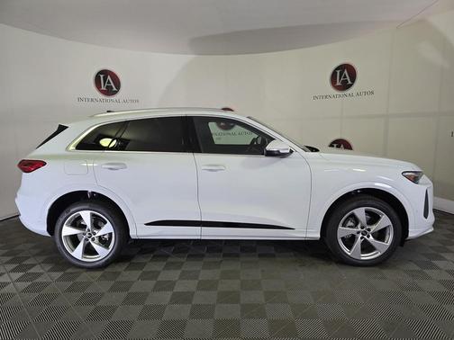 2025 Audi Q5 Premium Plus TFSI quattro S tronic