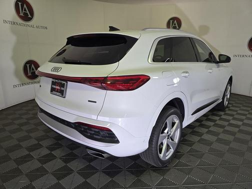 2025 Audi Q5 Premium Plus TFSI quattro S tronic