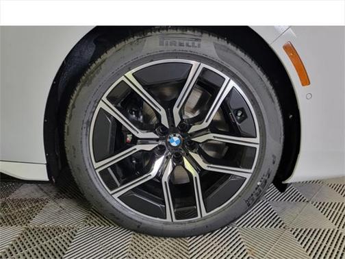 2025 BMW 740 i xDrive