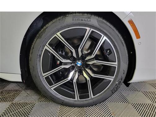2025 BMW 740 i xDrive
