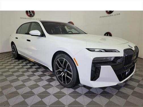 2025 BMW 740 i xDrive