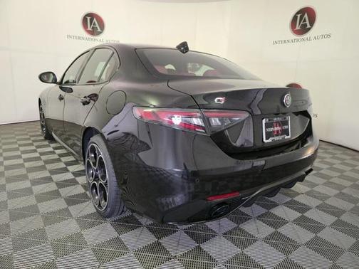 2025 Alfa Romeo Giulia AWD