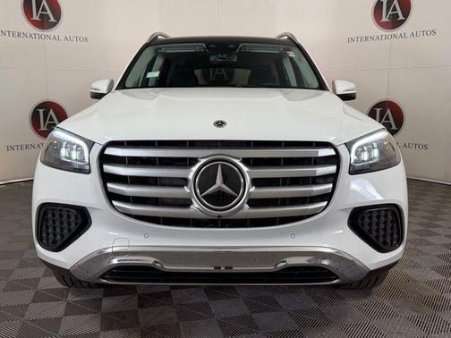 Moonlight White Metallic 2026 Mercedes-Benz GLS 450 4MATIC
