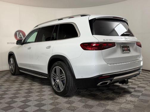 Moonlight White Metallic 2026 Mercedes-Benz GLS 450 4MATIC