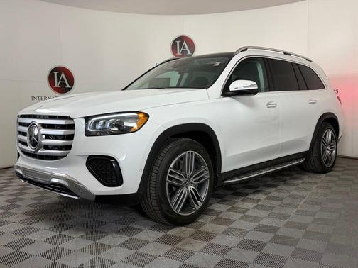 Moonlight White Metallic 2026 Mercedes-Benz GLS 450 4MATIC