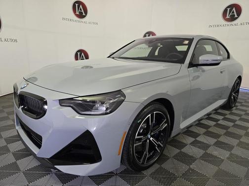 2025 BMW 230 i xDrive