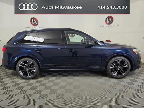 Waitomo Blue Metallic 2026 Audi Q7 55 Premium Plus