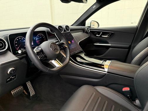 White 2025 Mercedes-Benz GLC 300 4MATIC
