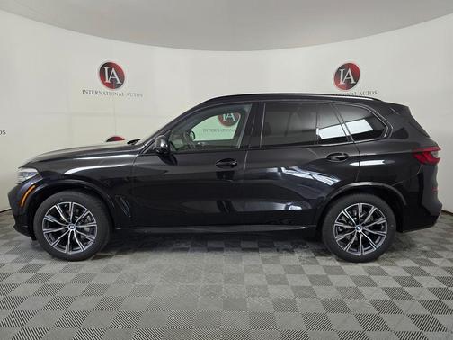 Black Sapphire Metallic 2022 BMW X5 xDrive40i
