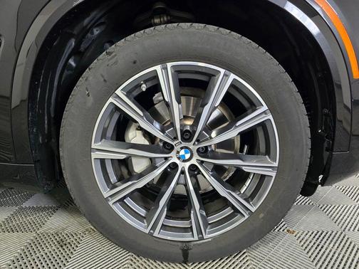 Black Sapphire Metallic 2022 BMW X5 xDrive40i