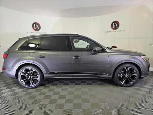 2025 Audi Q7 55 Prestige