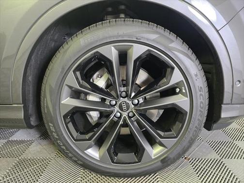 2025 Audi Q7 55 Prestige