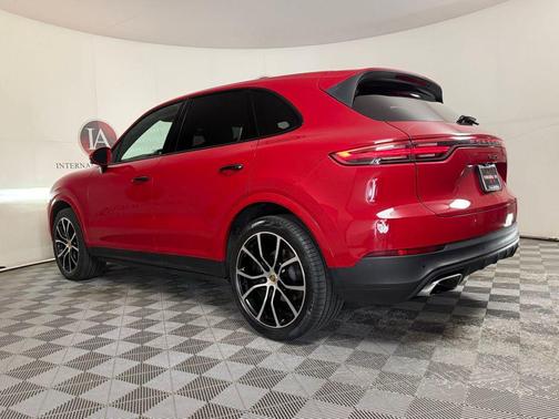 Carmine Red 2023 Porsche Cayenne Cayenne