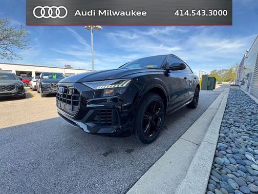 Mythos Black Metallic 2023 Audi Q8 55 Premium