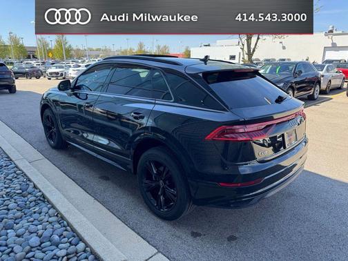 Mythos Black Metallic 2023 Audi Q8 55 Premium