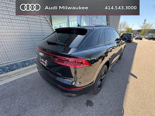 Mythos Black Metallic 2023 Audi Q8 55 Premium