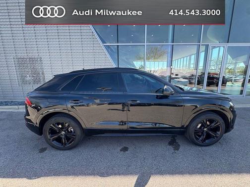 Mythos Black Metallic 2023 Audi Q8 55 Premium