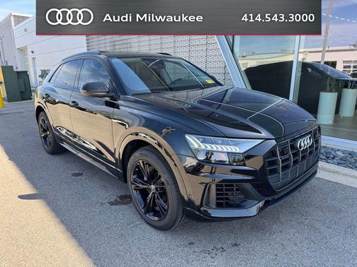 Mythos Black Metallic 2023 Audi Q8 55 Premium