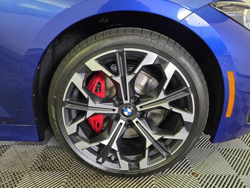 2025 BMW 330 i xDrive