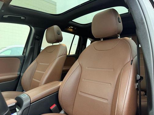 Black 2021 Mercedes-Benz GLB 250 4MATIC