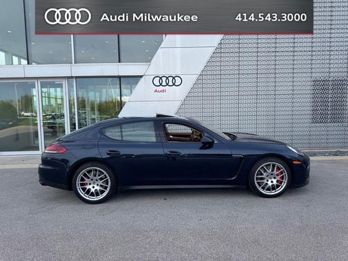Night Blue Metallic 2016 Porsche Panamera GTS