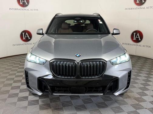 Skyscraper Grey Metallic 2026 BMW X5 xDrive40i