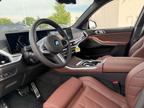 Skyscraper Grey Metallic 2026 BMW X5 xDrive40i
