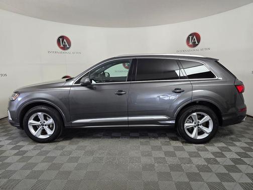 Samurai Gray Metallic 2023 Audi Q7 45 Premium Plus