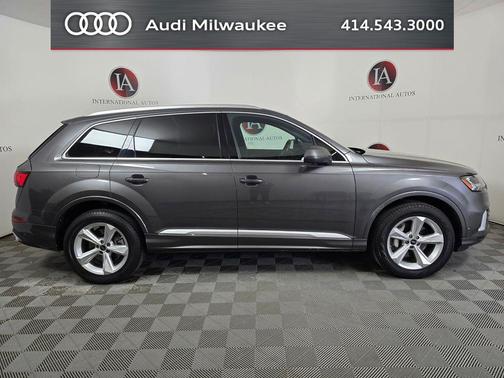 Samurai Gray Metallic 2023 Audi Q7 45 Premium Plus