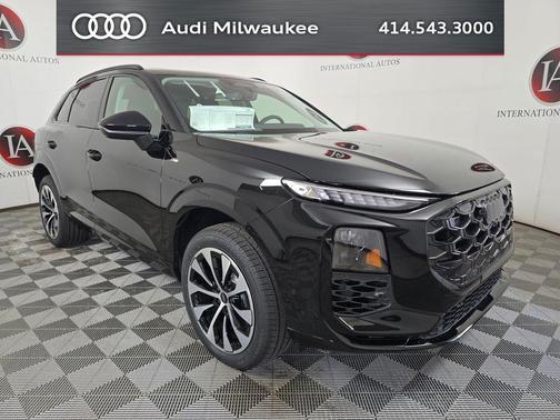 Mythos Black Metallic 2026 Audi Q3 TFSI quattro S tronic