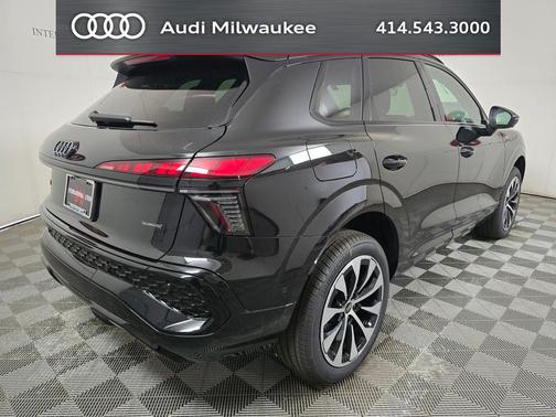 Mythos Black Metallic 2026 Audi Q3 TFSI quattro S tronic