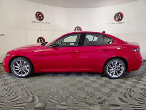 Alfa Rosso 2025 Alfa Romeo Giulia AWD