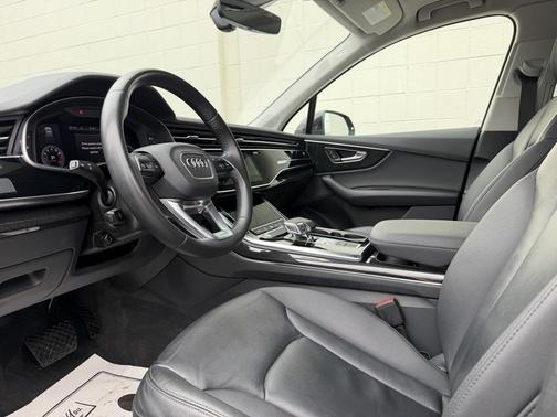 2020 Audi Q7 55 Premium Plus