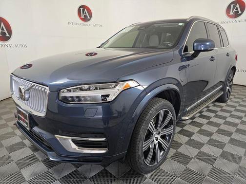 Denim Blue Metallic 2024 Volvo XC90 Recharge Plug-In Hybrid T8 Ultimate Bright Theme 7-Seater
