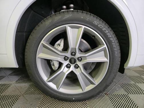 2025 Audi Q5 45 S line Premium